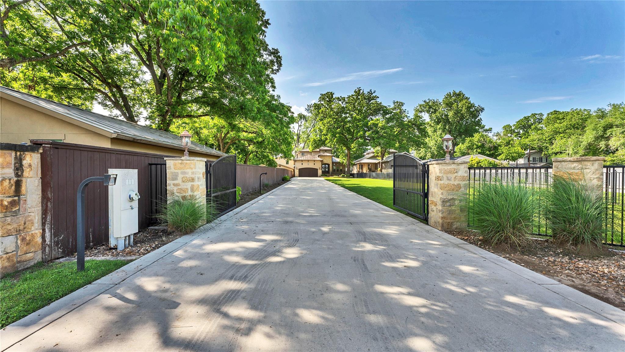 368 Rancho RD
