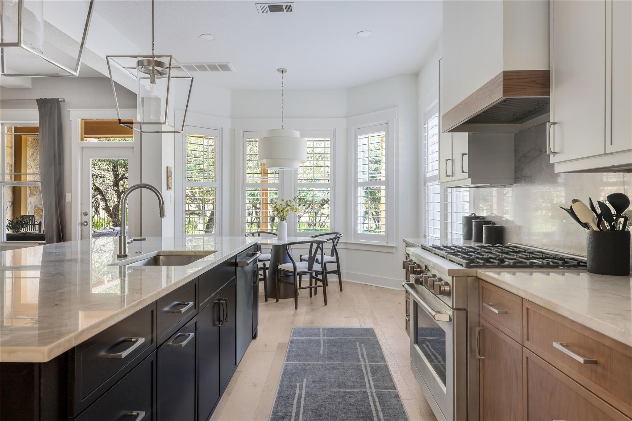 2718 Grand Oaks LOOP