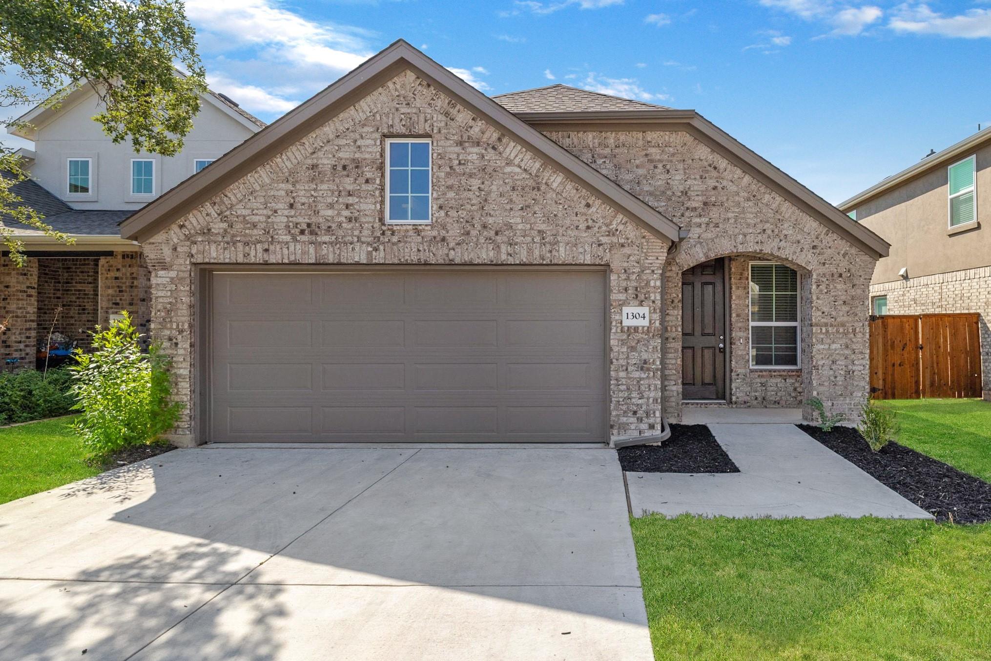 1304 Salt Lick DR