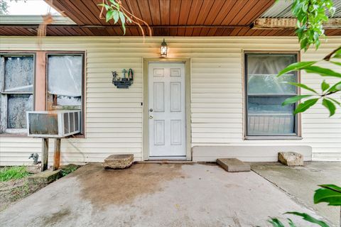 A home in Giddings