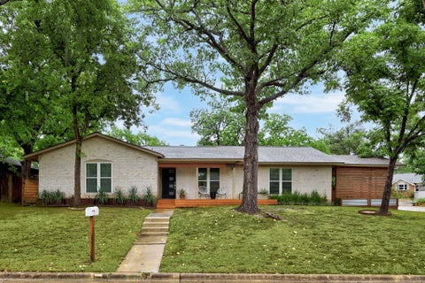 Photo of 5501 Coventry LN, Austin, TX 78723 (MLS # 7331310)