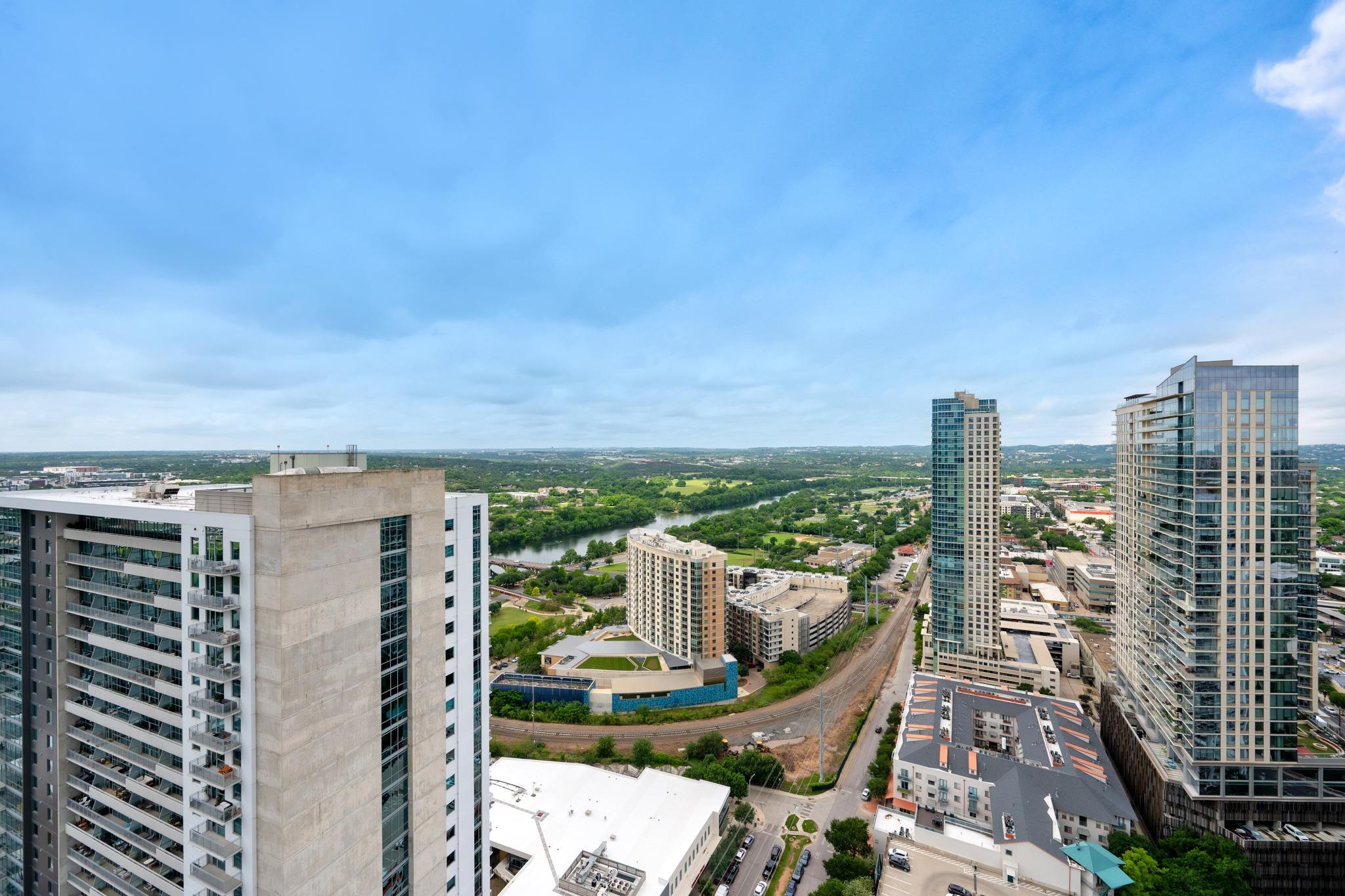 301 West Ave 3208