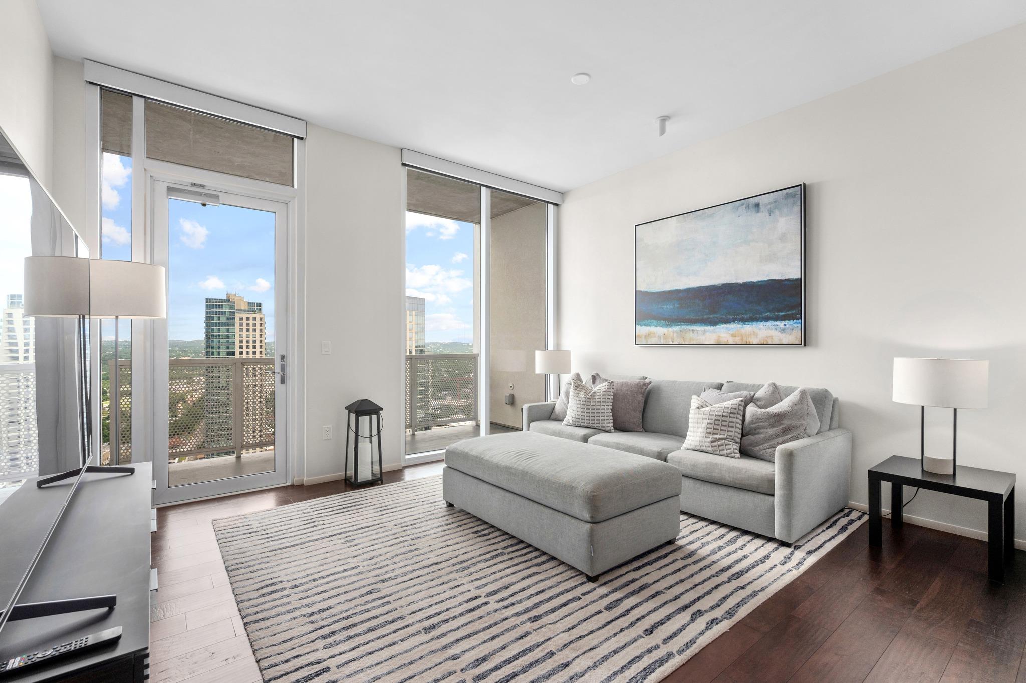 301 West Ave 3208