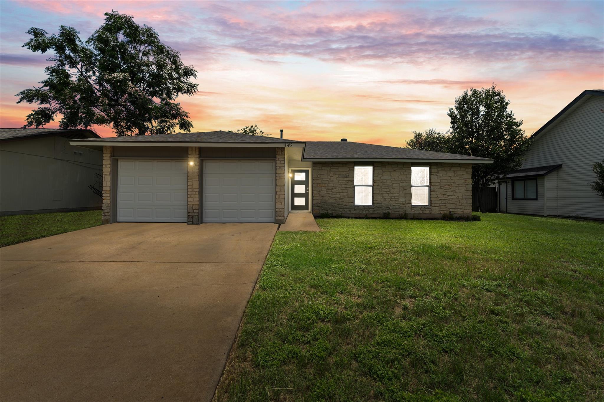 3915 Hillside DR