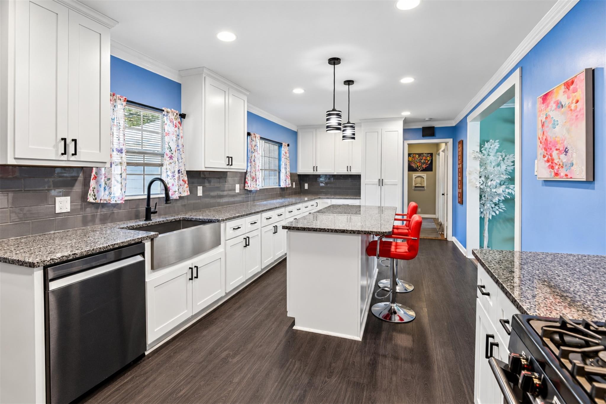 331 Sutton DR