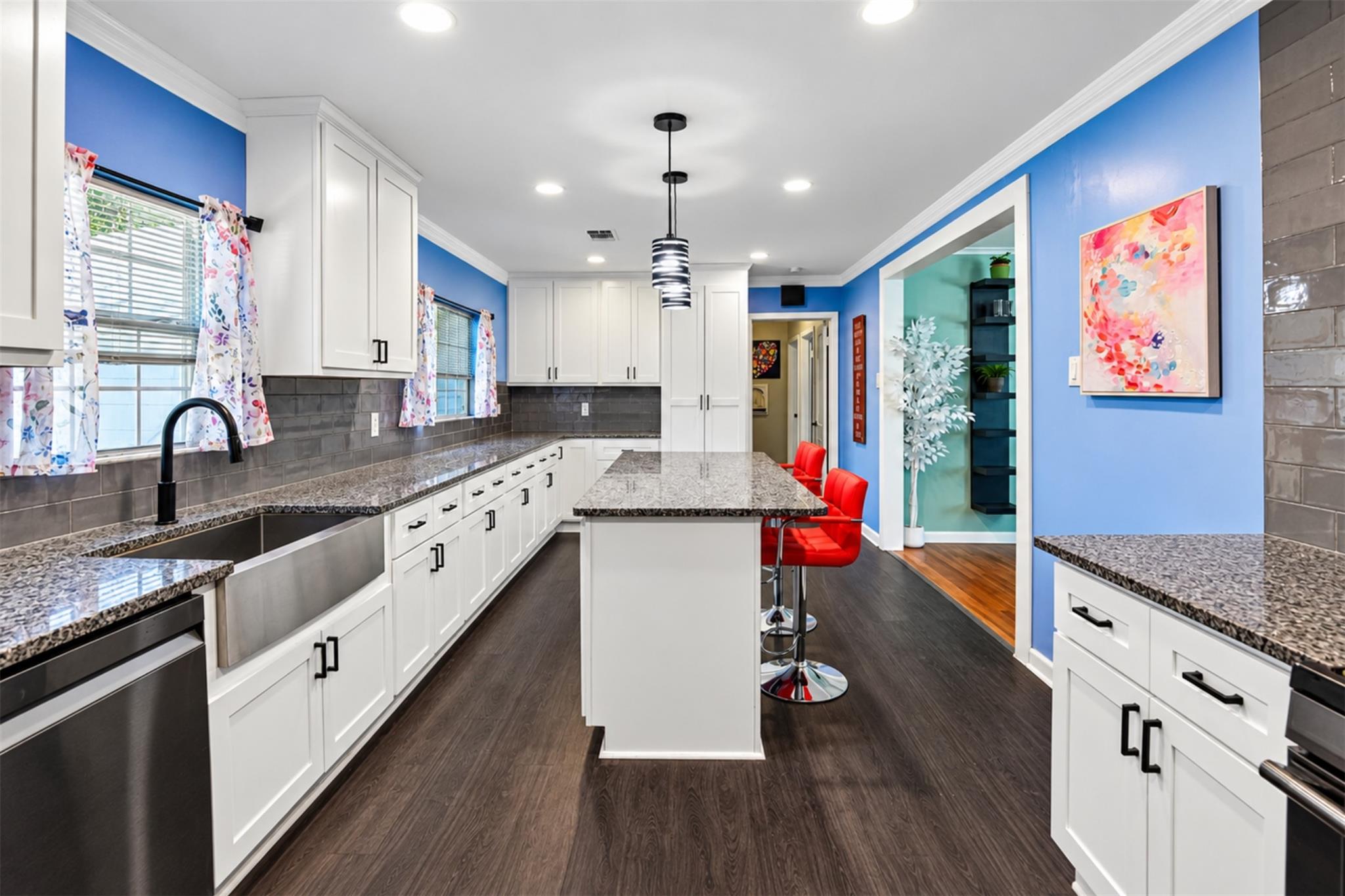331 Sutton DR