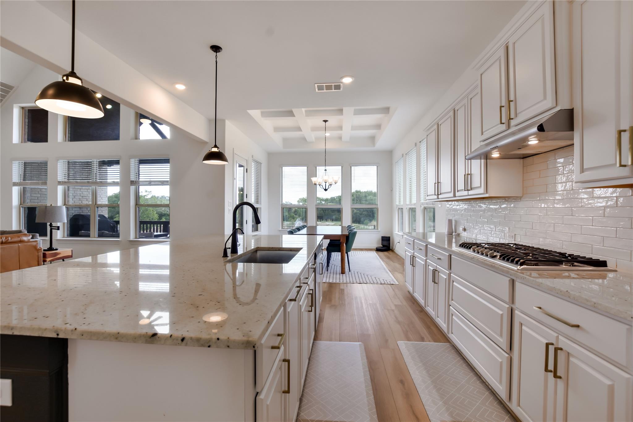 373 Washington DR