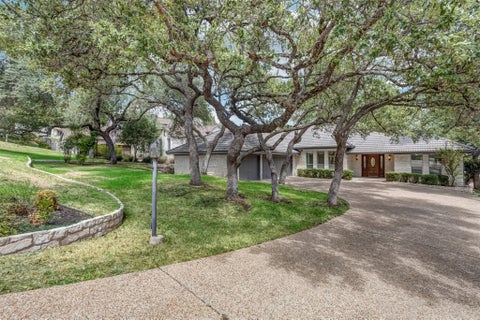 Photo of 410 Rolling Green DR, Lakeway, TX 78734 (MLS # 2362900)