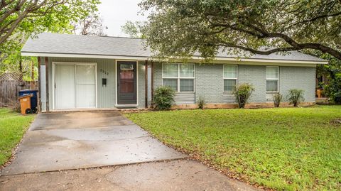 Photo of 2312 Devonshire DR, Austin, TX 78723 (MLS # 6671213)