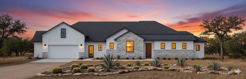 221 Charro Vista DR Driftwood TX 78619