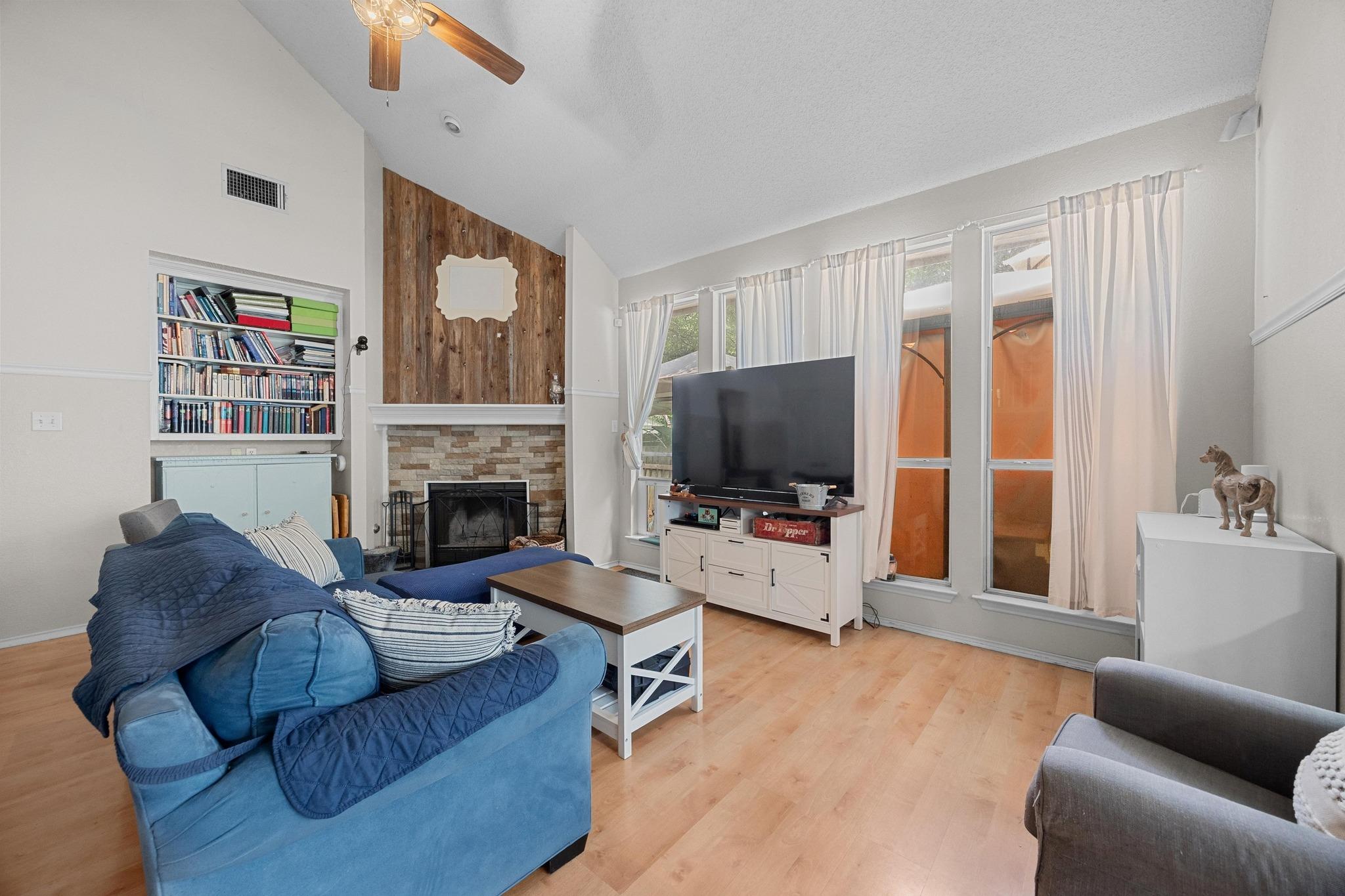 1306 River Oak DR