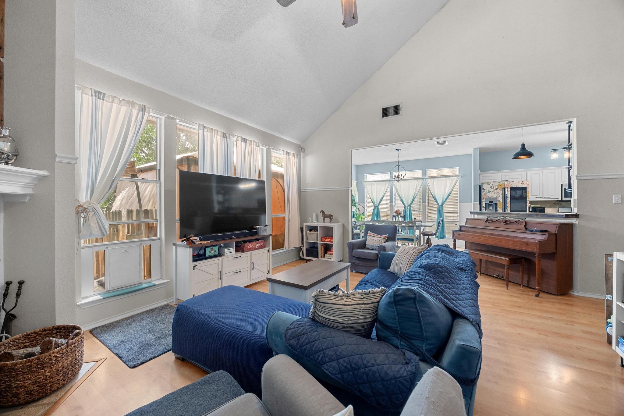 1306 River Oak DR