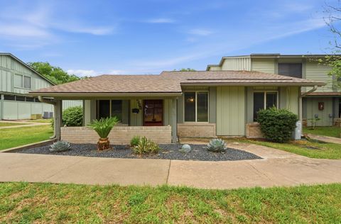 Photo of 5011 Fort Clark DR, Austin, TX 78745 (MLS # 1279762)