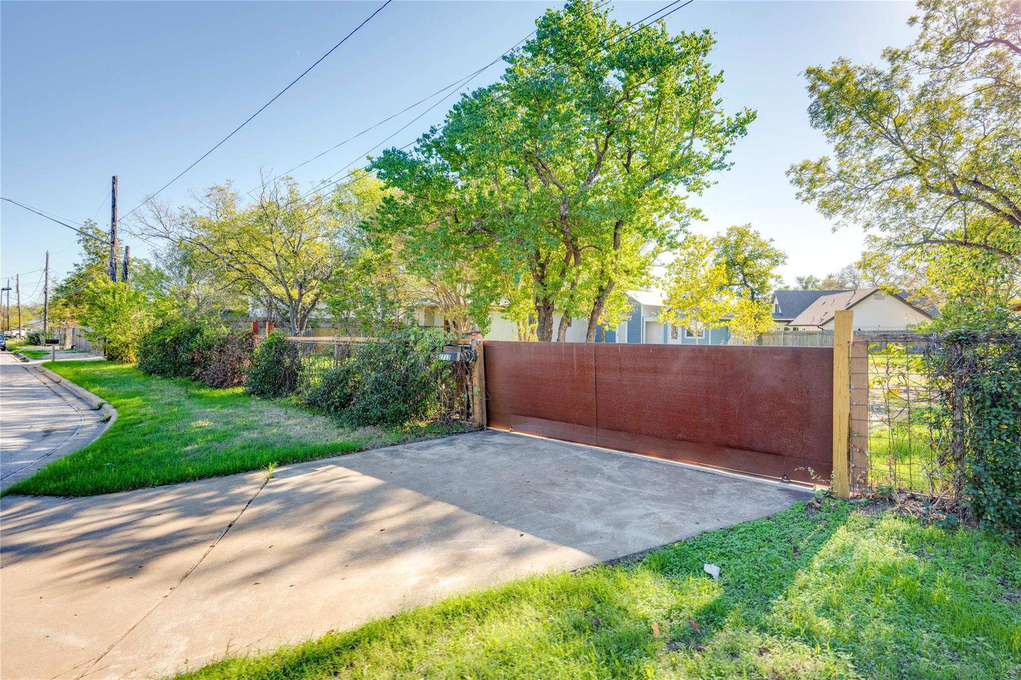 2713 Sweeney LN