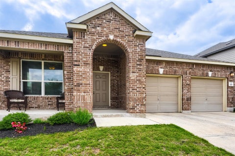 Photo of 221 Auburn ST, Kyle, TX 78640 (MLS # 3169664)
