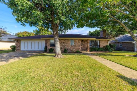 108 Tanglewood DR Fredericksburg TX 78624