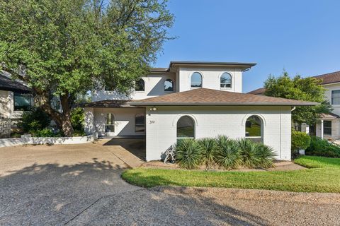 Tiny photo for 319 Hazeltine DR, Lakeway, TX 78734 (MLS # 4736999)