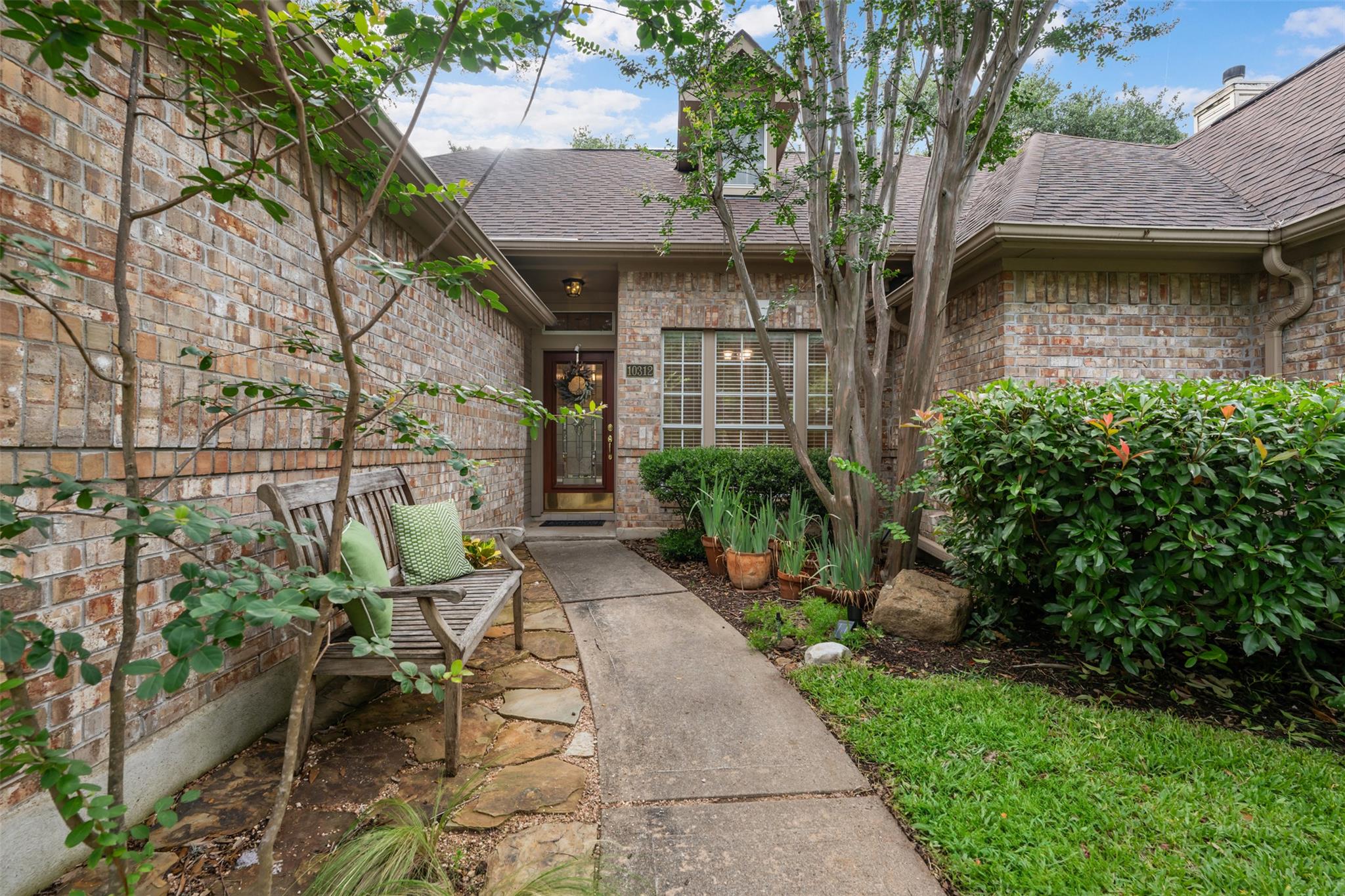 10312 Wolftrap DR