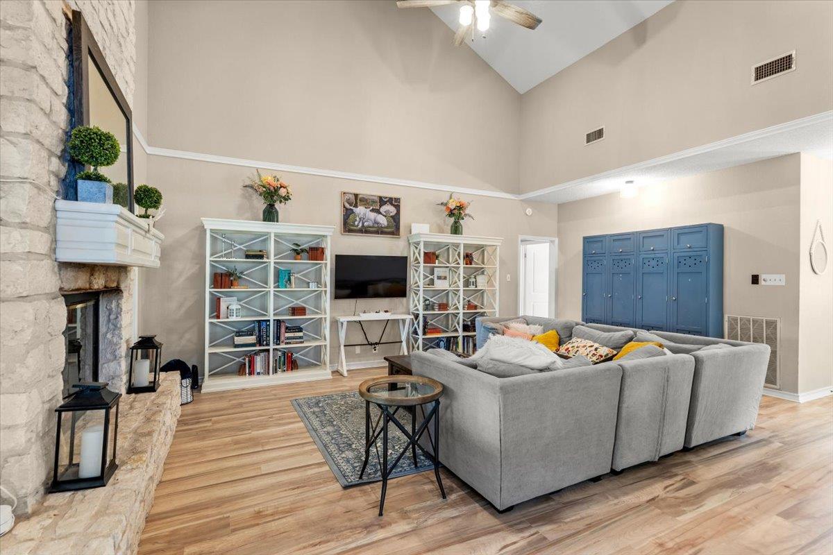 1007 Hidden Hills DR