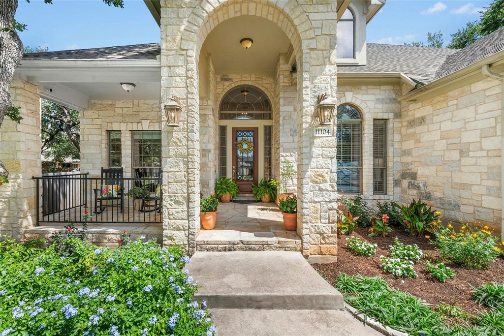 Photo of 11104 Claro Vista CV, Austin, TX 78739 (MLS # 3459990)
