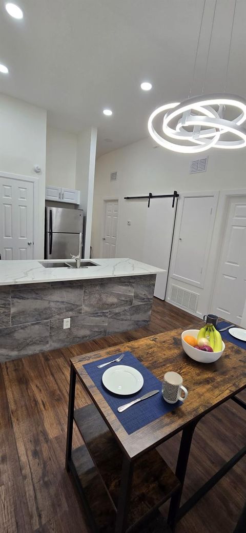 2216 San Gabriel ST 305 Austin TX 78705