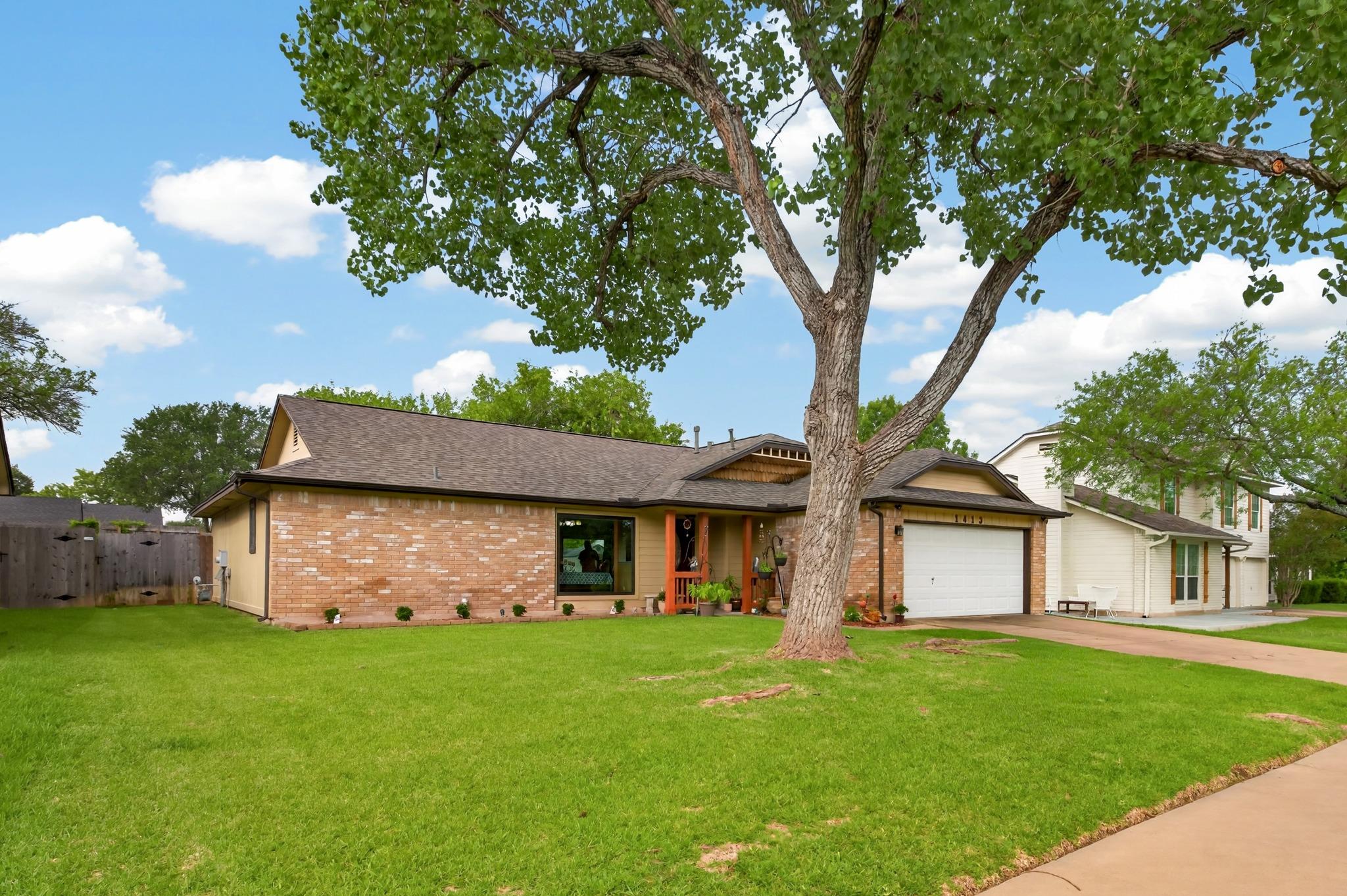 1413 Charolais DR