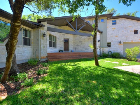 Photo of 109 Crest View DR, Lakeway, TX 78734 (MLS # 1402592)