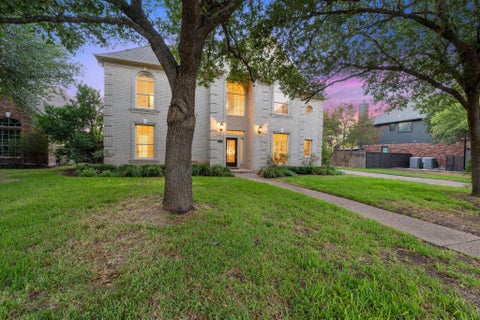 Photo of 5204 Deerwood CT, Austin, TX 78730 (MLS # 4129454)