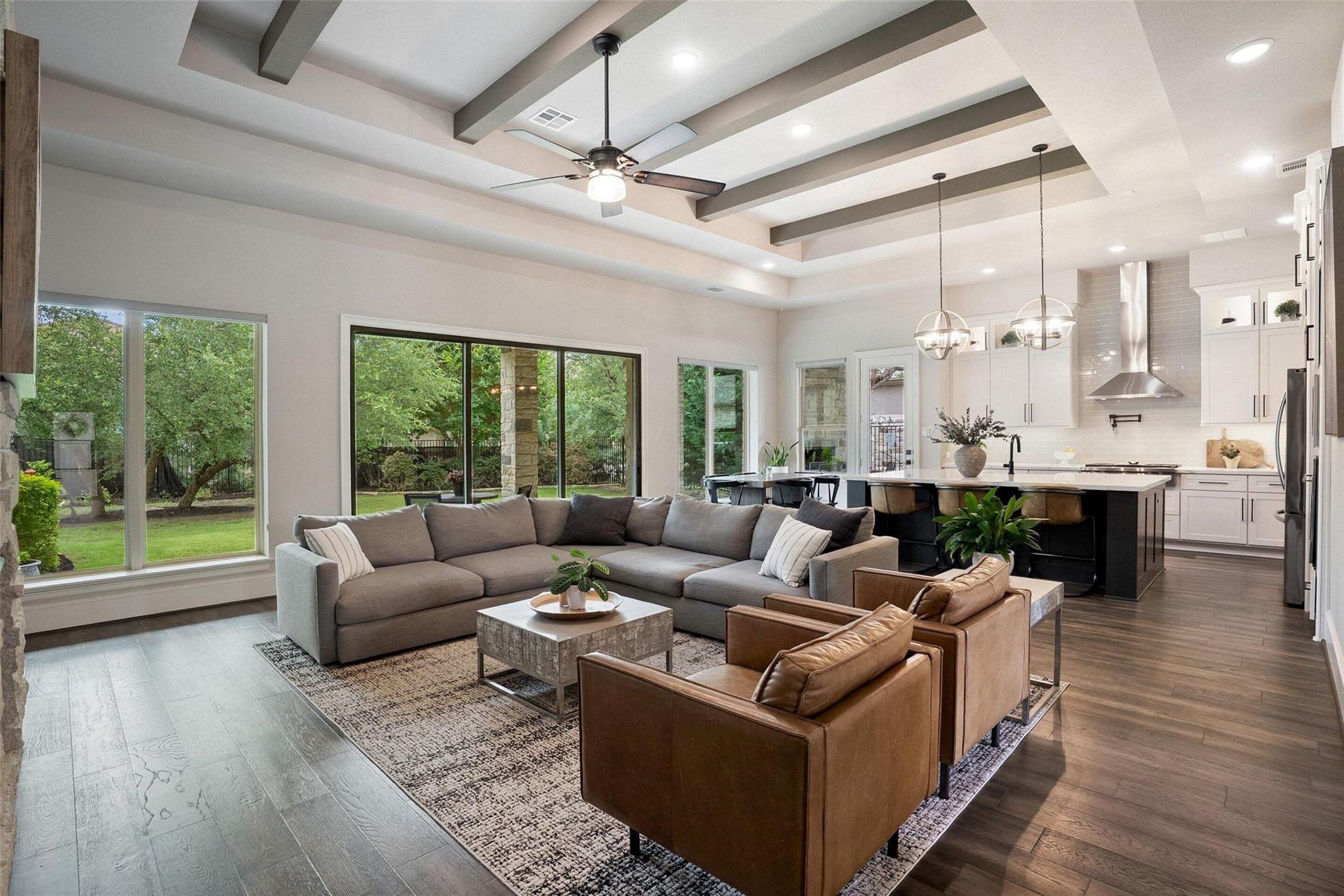 404 Woodside TER