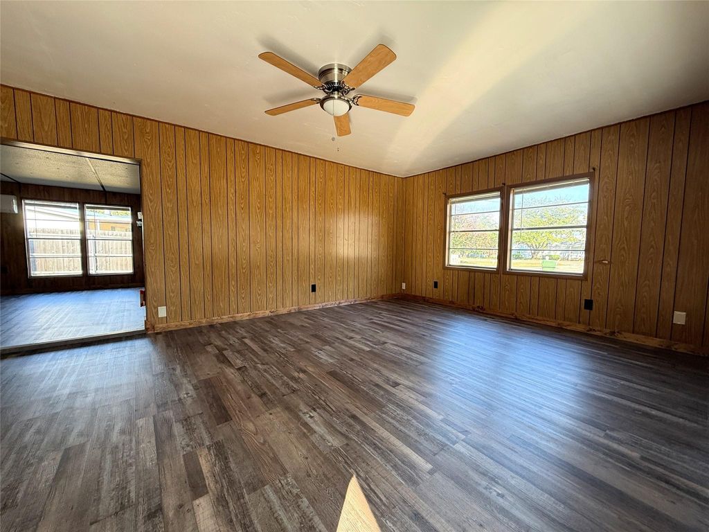 Photo of 3807 Lands End CT, Granbury, TX 76048 (MLS # 7473008)