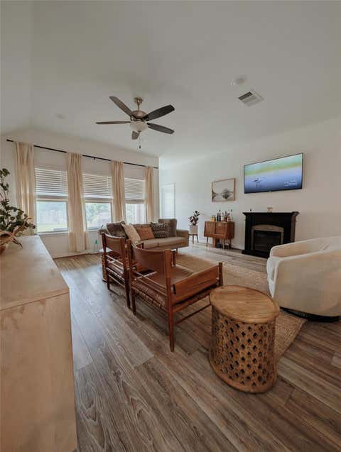 Photo of 306 Buffalo View LN, Georgetown, TX 78628 (MLS # 6942842)