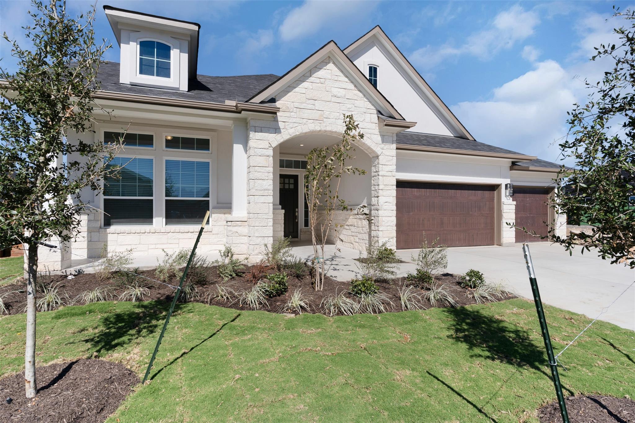 1022 Painted Horse DR