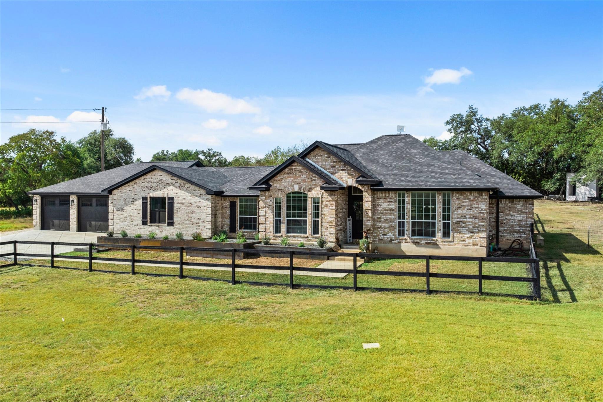 213 Beauchamp RD