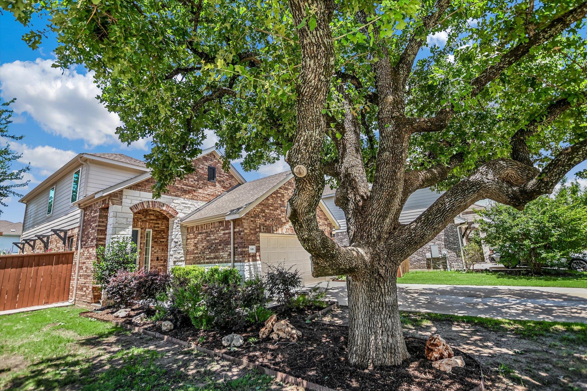 616 Pheasant Hill LN