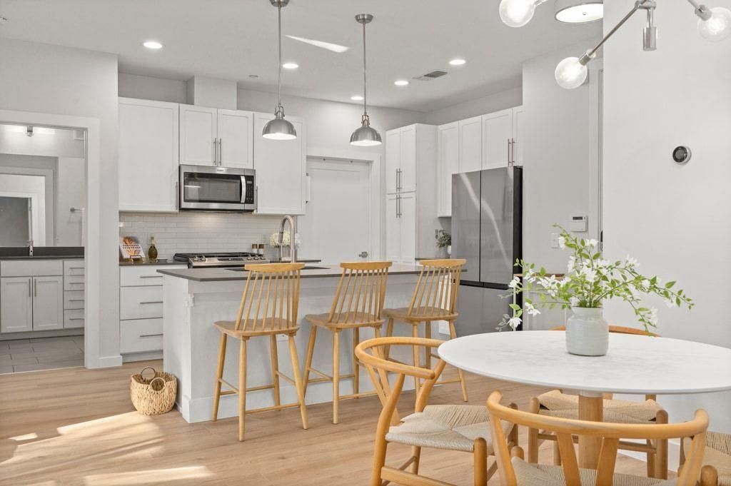 Photo for 2733 Dulce LN #602, Austin, TX 78704 (MLS # 7247117)