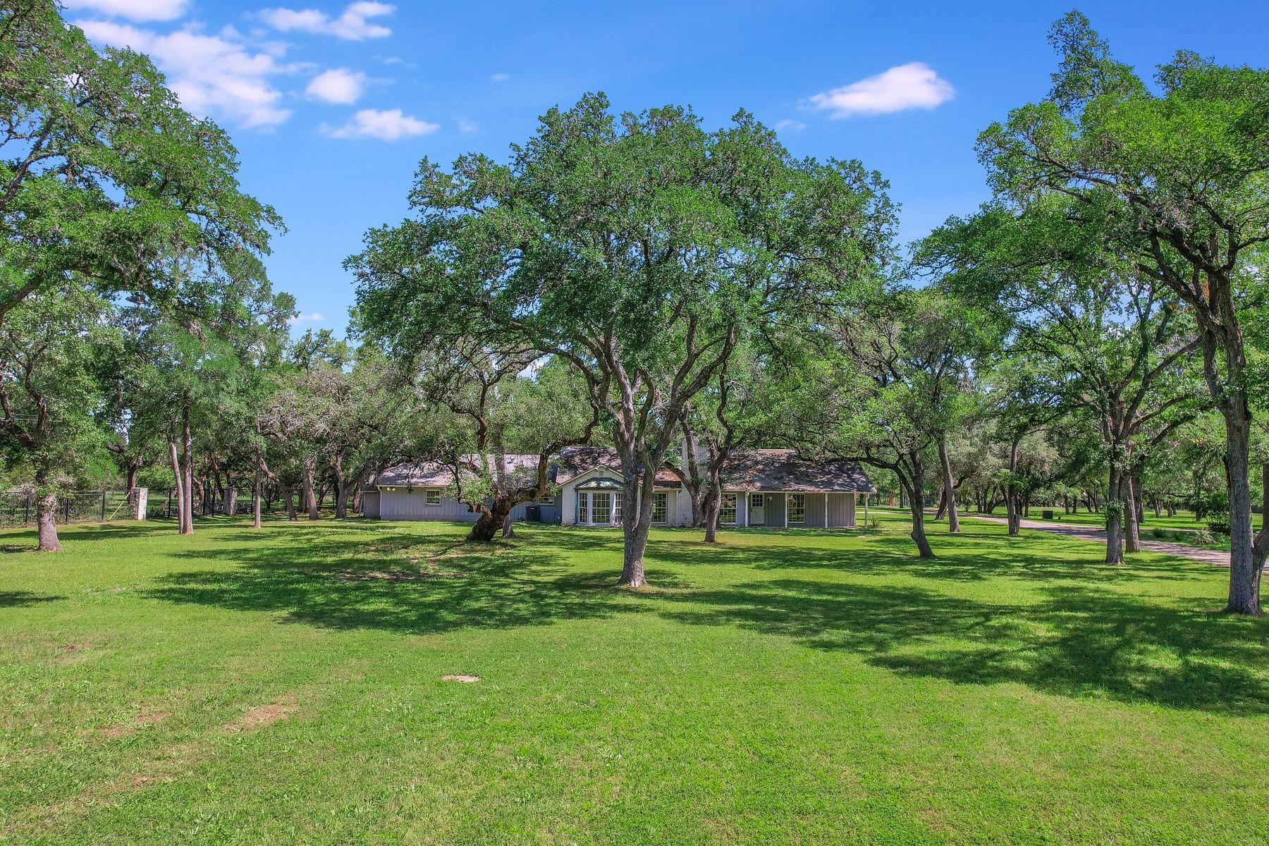 780 Oakdale DR
