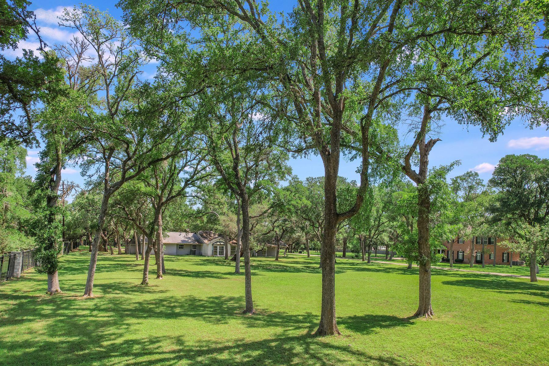 780 Oakdale DR