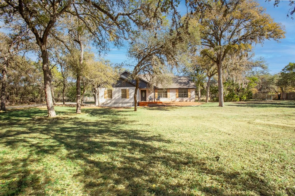 Photo of 520 HUNTER RIDGE RD, San Marcos, TX 78666 (MLS # 1726235)