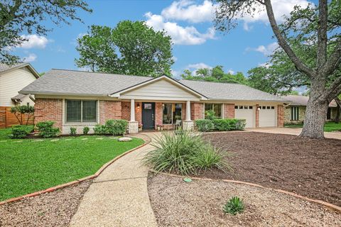 Photo of 8602 Silver Ridge DR, Austin, TX 78759 (MLS # 6770065)