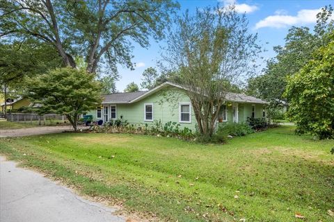 A home in Smithville