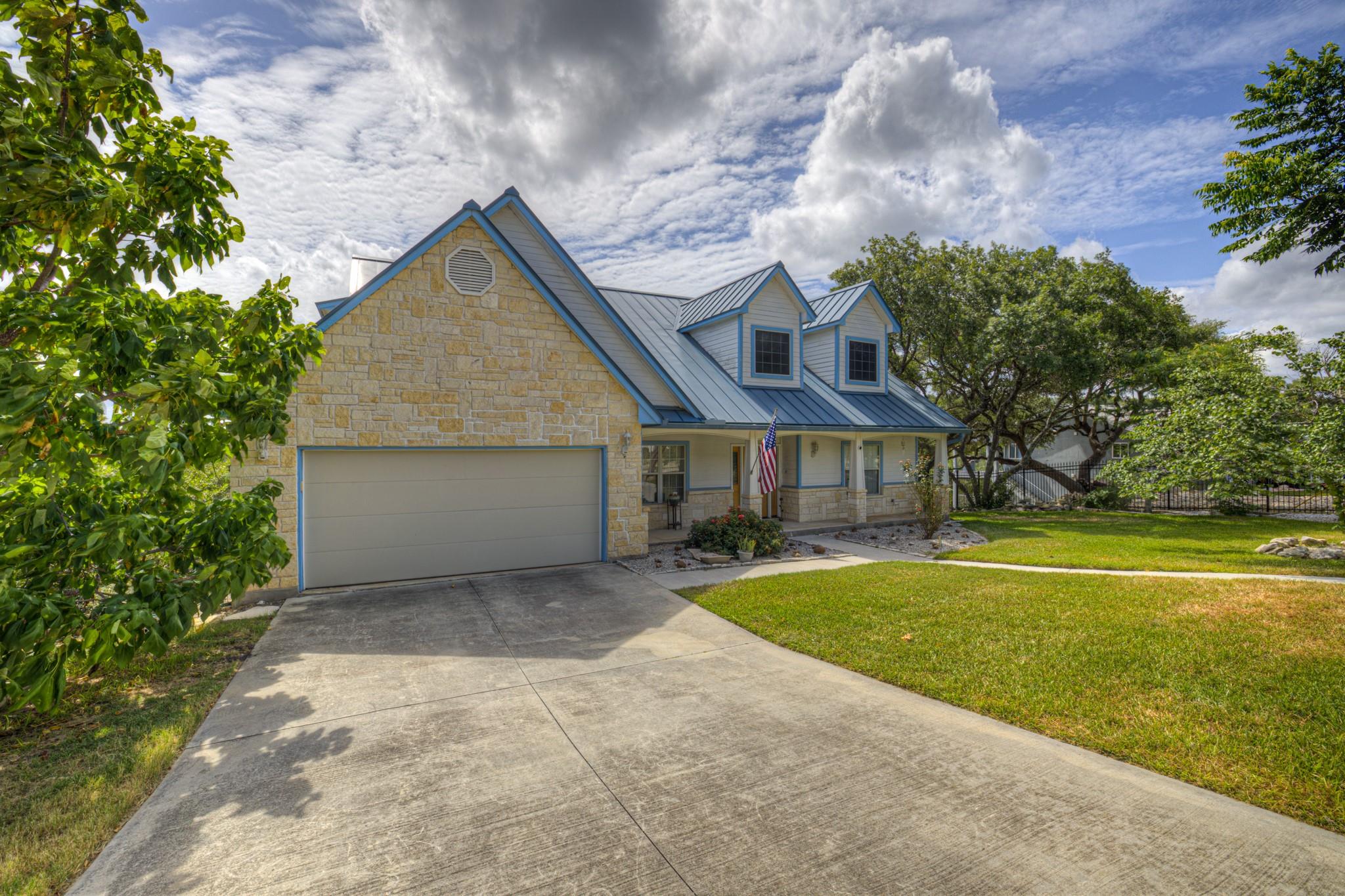 163 Riedel LN