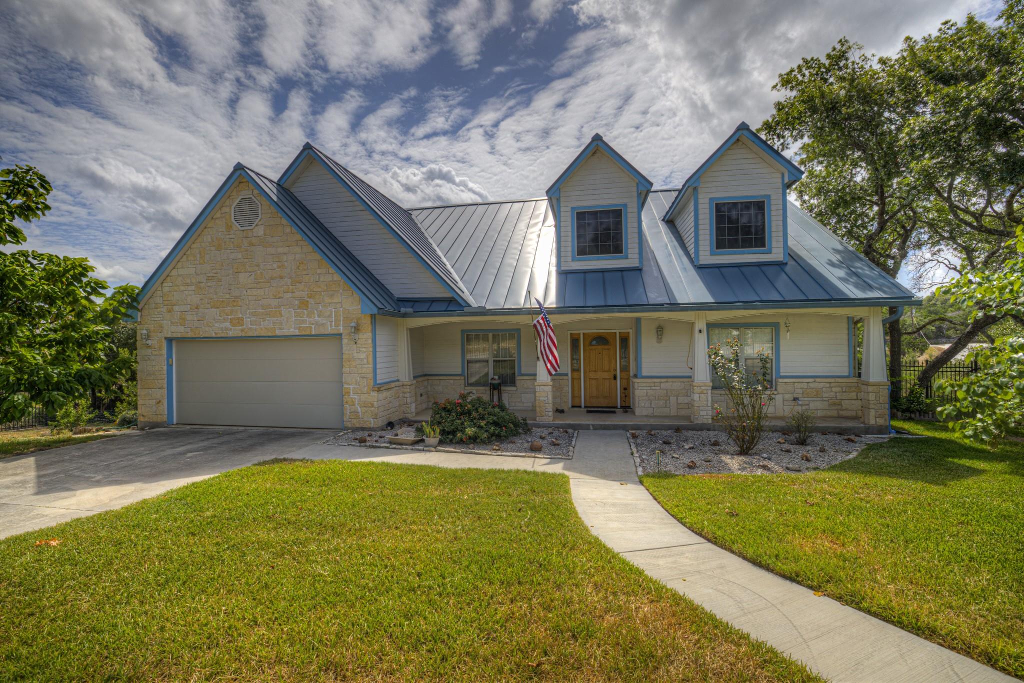 163 Riedel LN