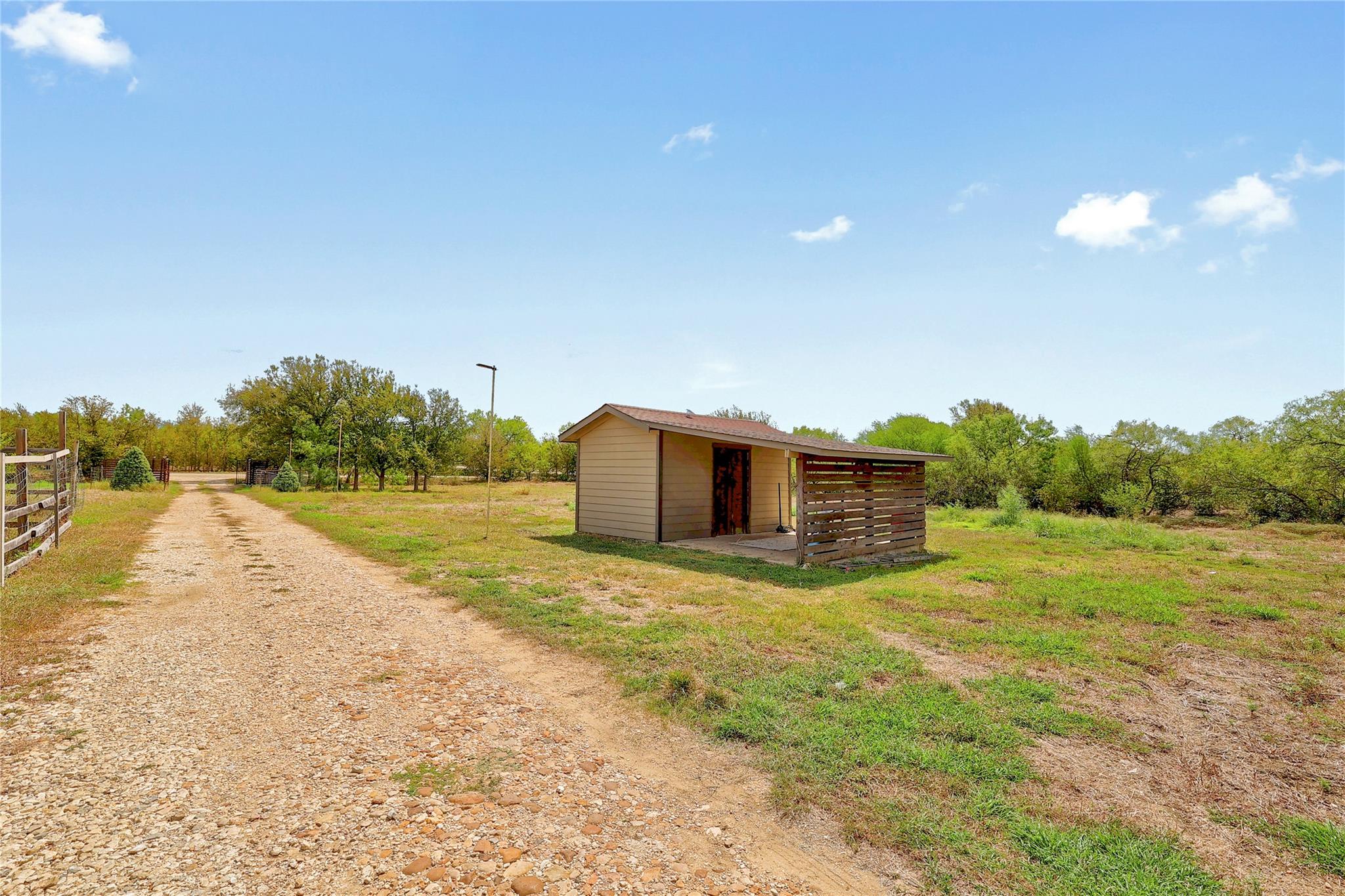 3301 Dry Creek RD