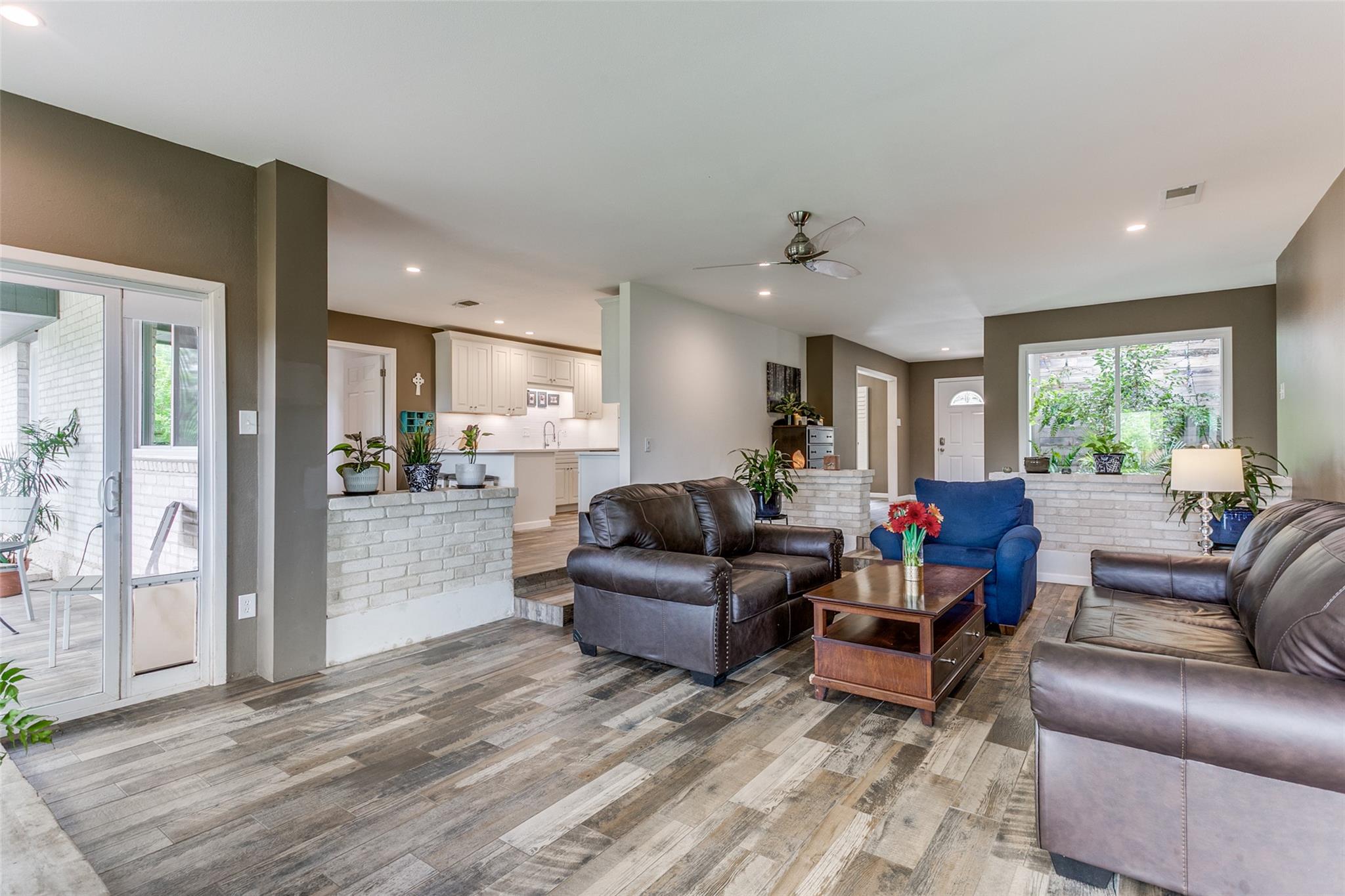 110 Fleetwood DR