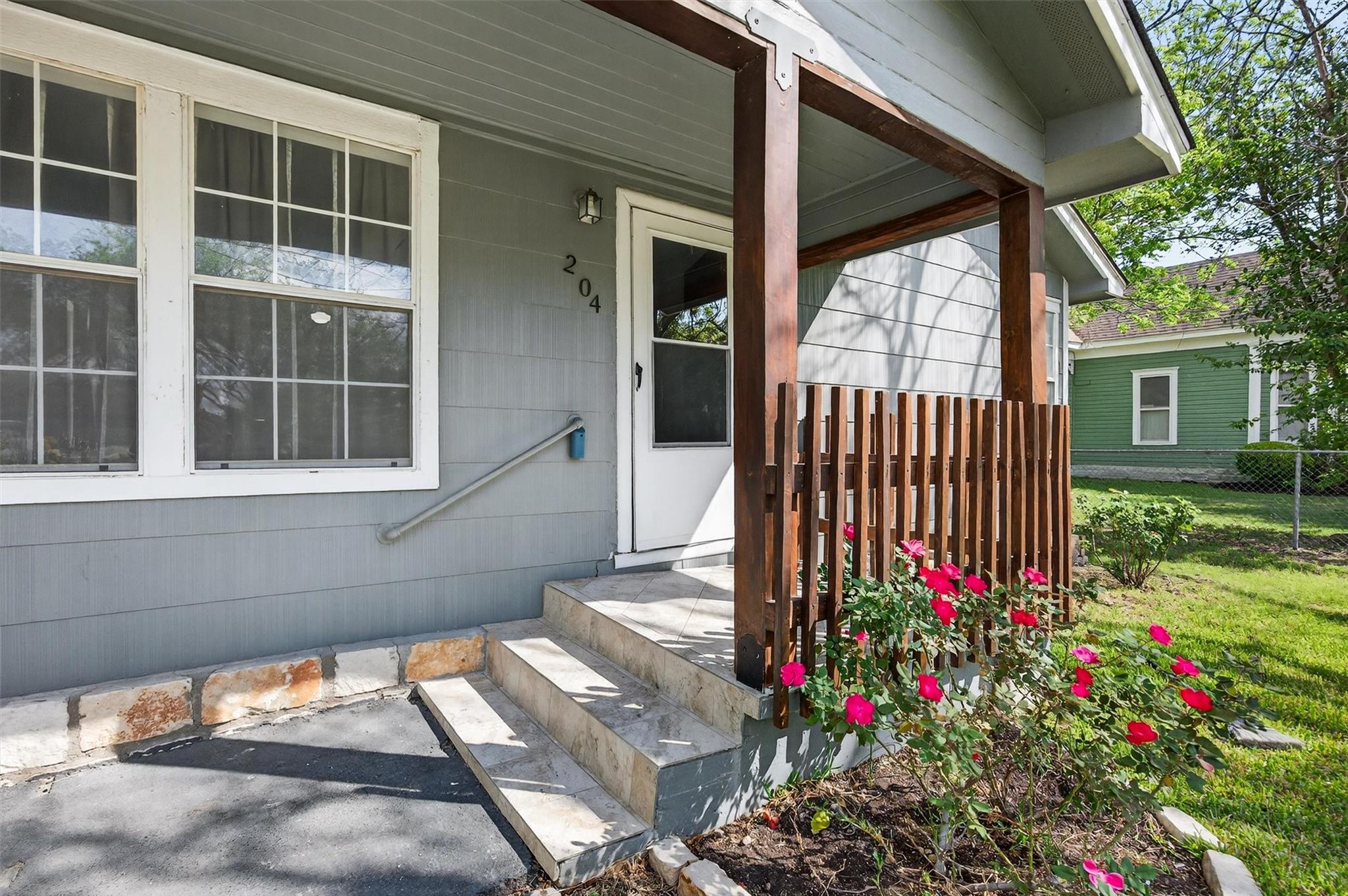 204 Taylor ST