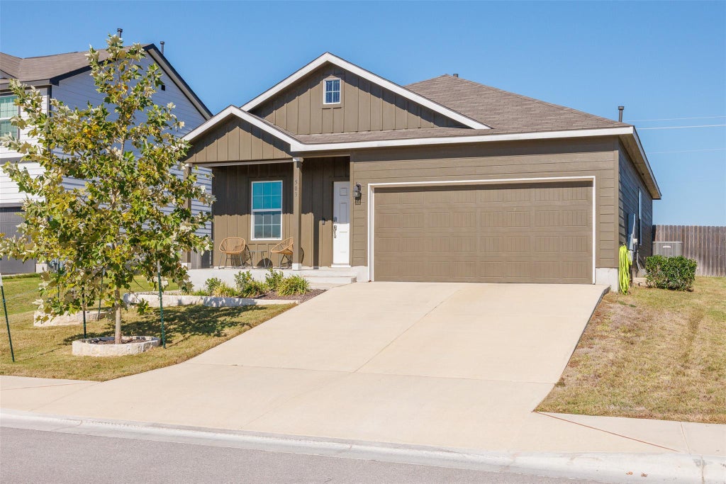 Photo of 503 Halfmoon DR, Lockhart, TX 78644 (MLS # 3211296)