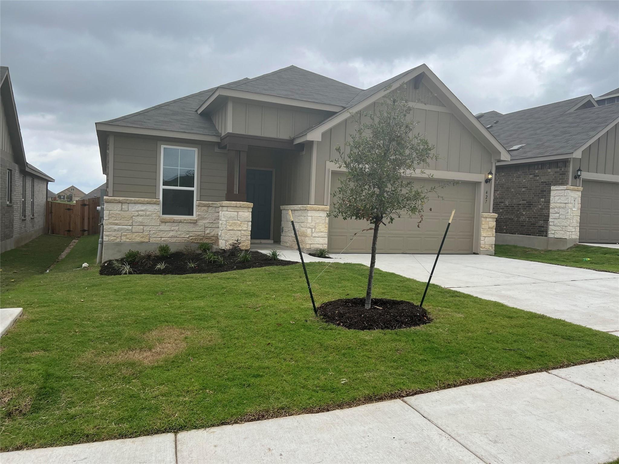 Photo 1 of 38 — 427 Tree nut LOOP, Buda, TX 78610