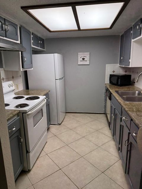 Tiny photo for 907 E Meadowmere LN, Austin, TX 78758 (MLS # 8326225)