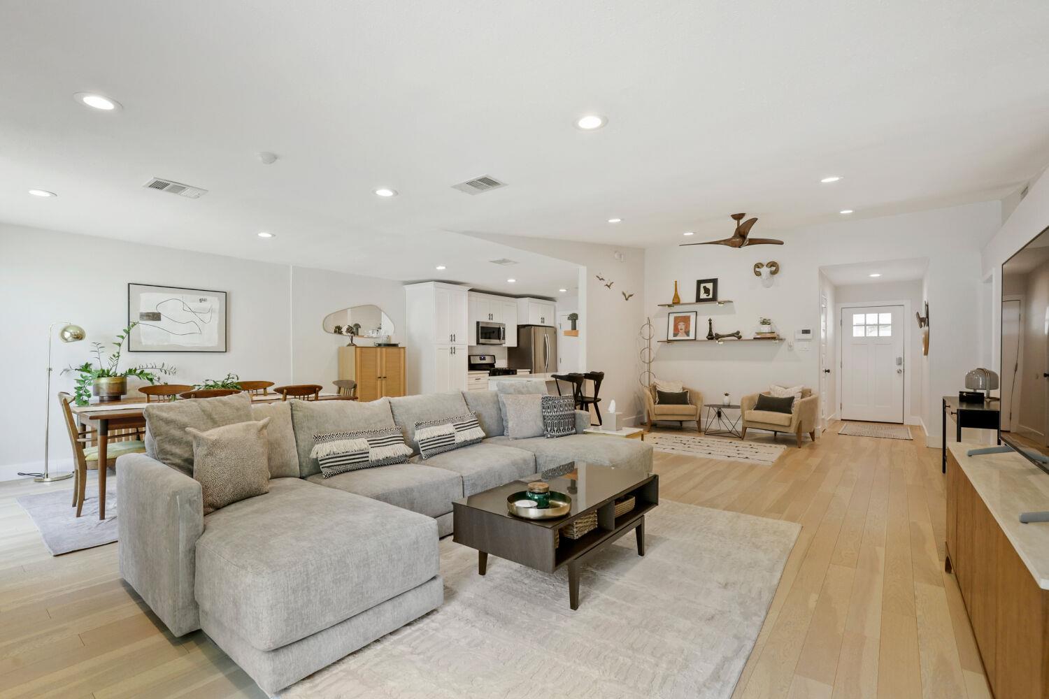 10109 Woodstock DR