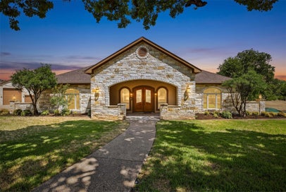 101 Flint Rock TRL Spicewood TX 78669